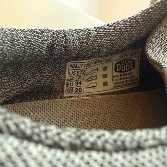 Hey Dude Gray Youth Wally sz 2 - Picture 3 of 3